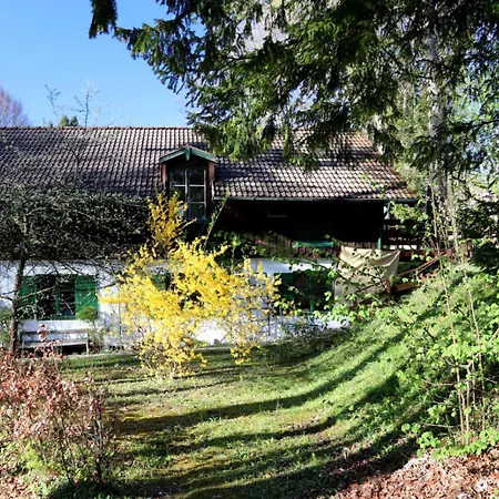 Appartement Thaysia Mit 4 Zimmern Und Terrasse Und Garten Starnberg