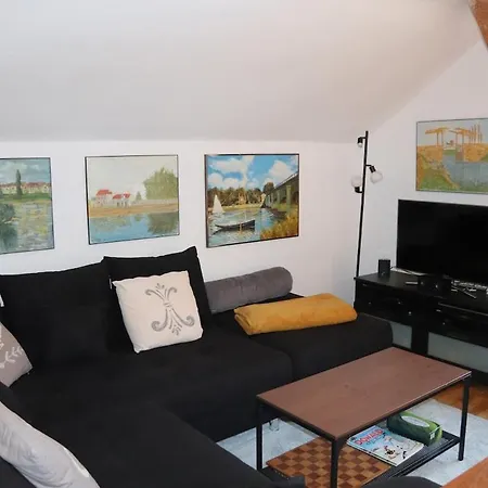 Thaysia Mit 4 Zimmern Und Terrasse Und Garten * Starnberg