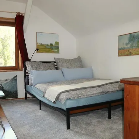 Thaysia Mit 4 Zimmern Und Terrasse Und Garten Starnberg